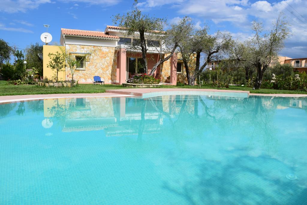 Three Stars Luxury Villas Мораитика Экстерьер фото
